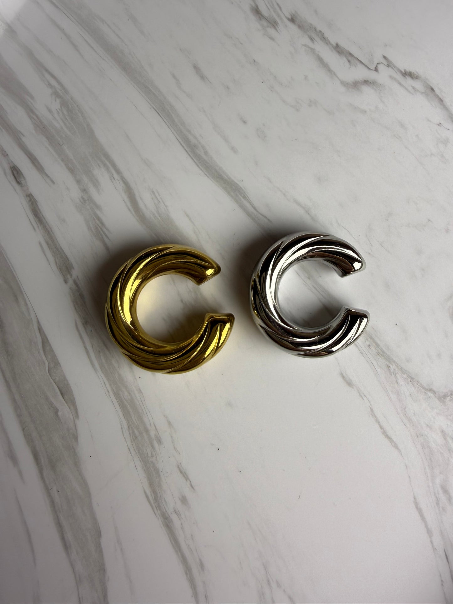 Ear Cuff Bold Wave