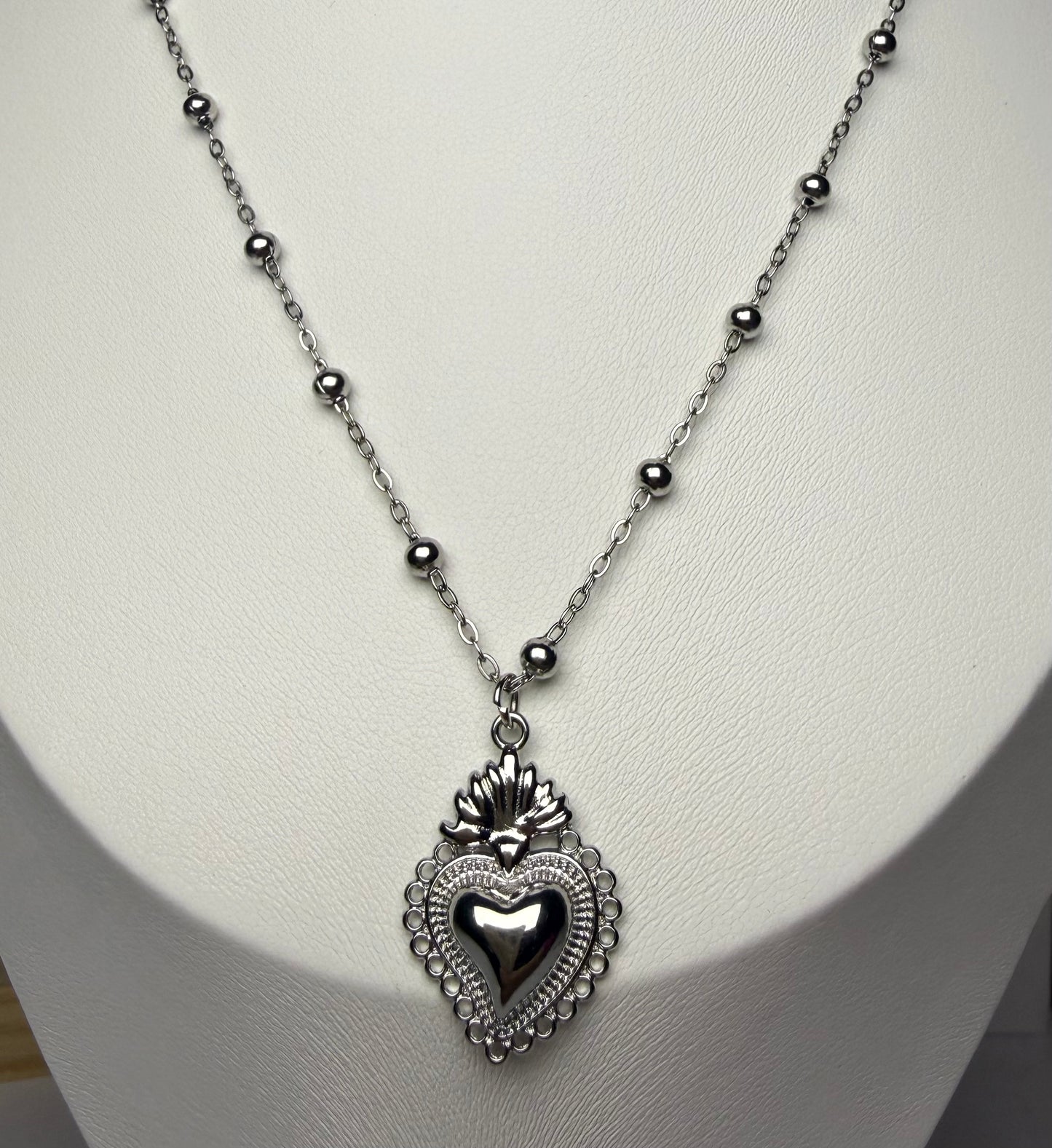 Collana Sacred Heart